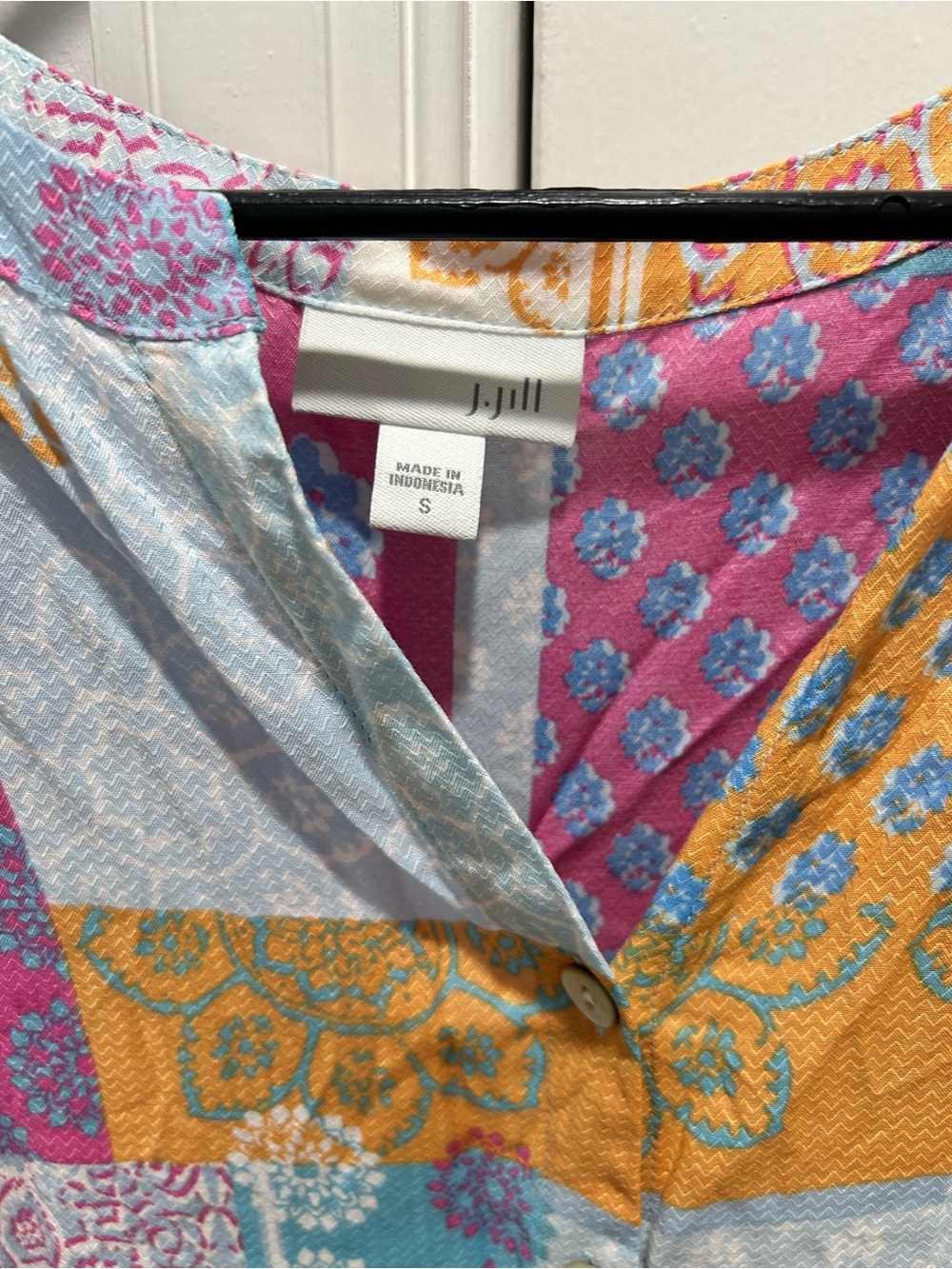 J. Jill Pink Multi Patchwork Print Button-Front Sleeveless Top - Picture 3 of 3